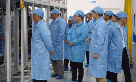 大褂子生产加工企业陆续复工，大批量生产批发供应市场