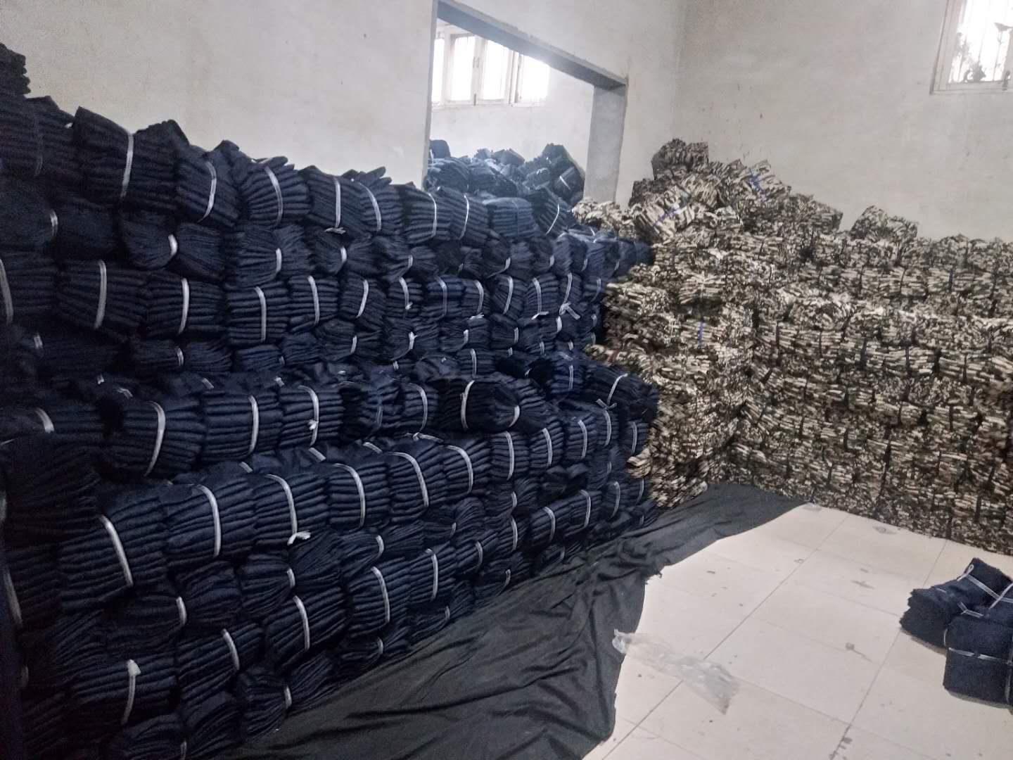 提供大褂子定制服务的企业，最低起订量是多少